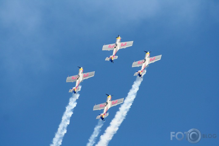 Flying bulls aviošovs