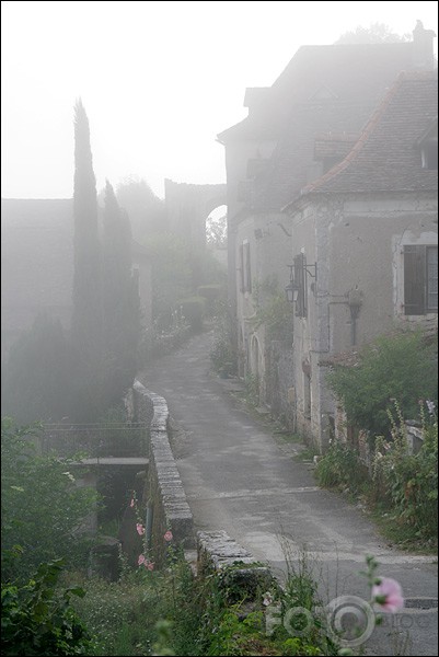 St-Cirq Lapopie un turienes kaķi