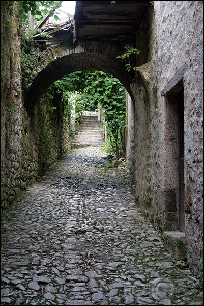 St-Cirq Lapopie un turienes kaķi