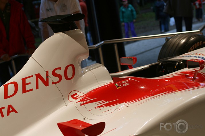 F1 un aksesuāri