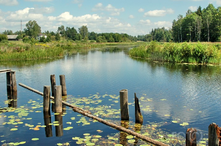 Viena no Latvijas upēm.