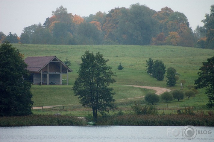 Āraišu ezera krasts