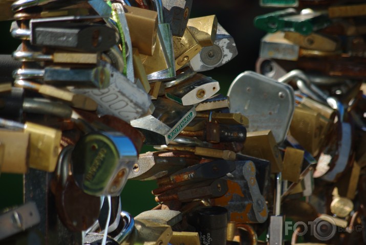 Lovelocks