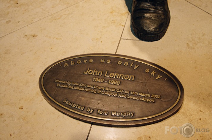 plāksnīte Johnam Lennonam