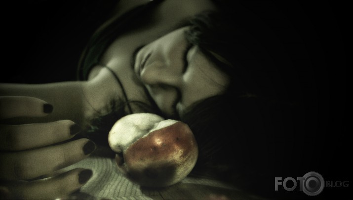 the poisoned apple