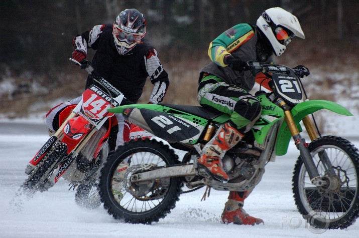 Nodarbība Mārtiņa Aleksandroviča motokrosa skolā