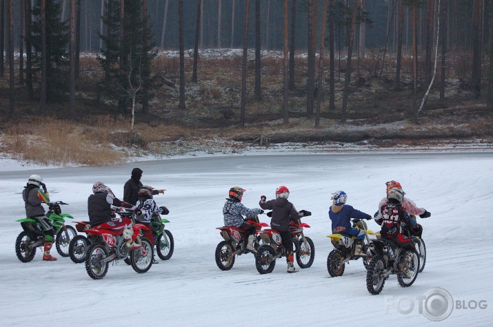 Nodarbība Mārtiņa Aleksandroviča motokrosa skolā