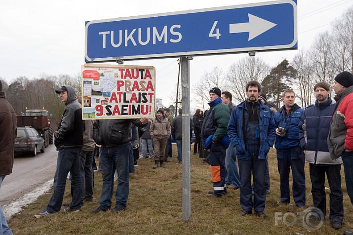 Sveiciens valdībai no Tukuma zemniekiem