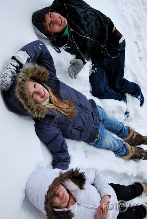 SNOW FIGHT