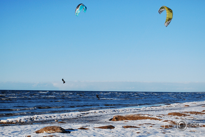 Kiteboards.