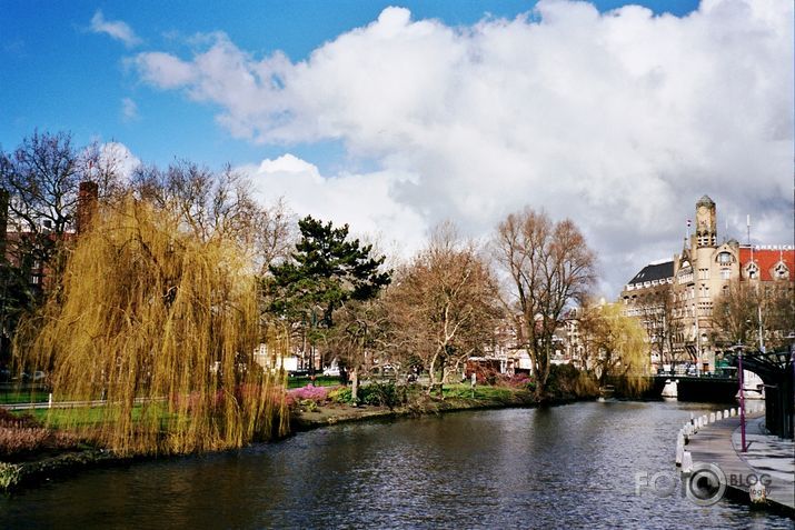 Amsterdama pavasara gaidās