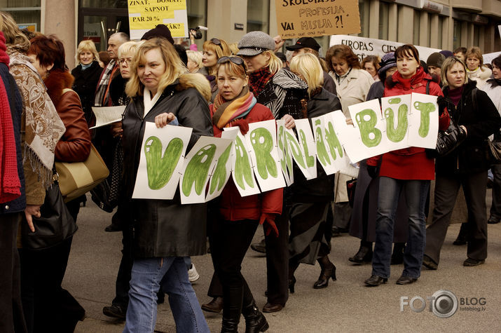 Skolotāju protesta akcija.