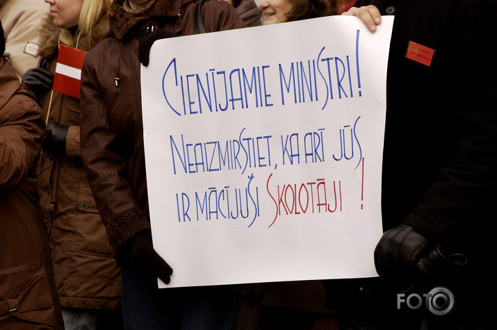 Skolotāju protesta akcija.