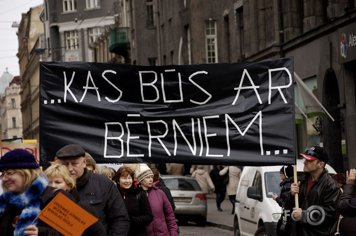 Skolotāju protesta akcija.
