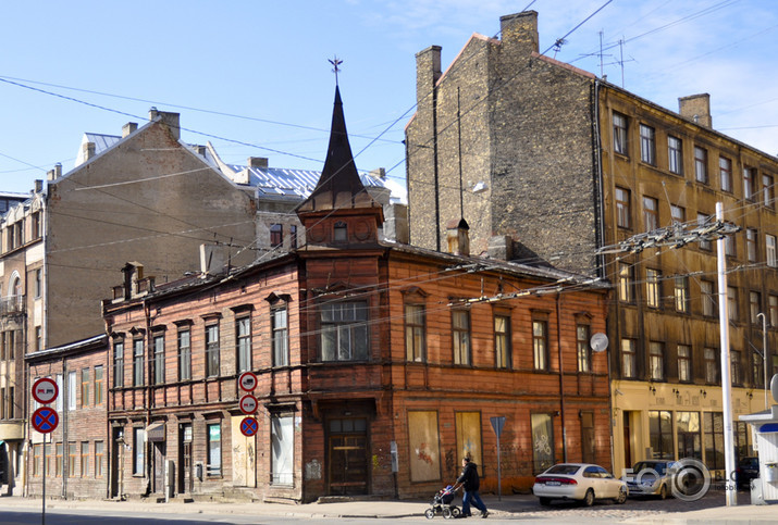 Pirms pūpolsvētdienas