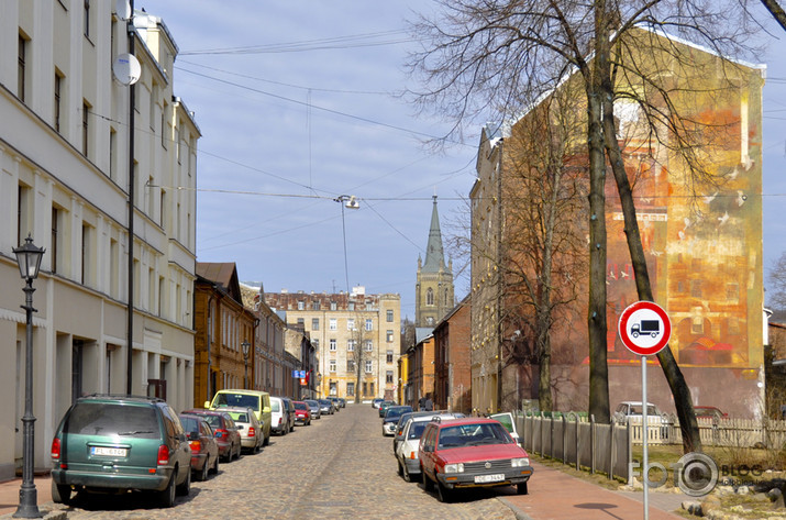 Pirms pūpolsvētdienas