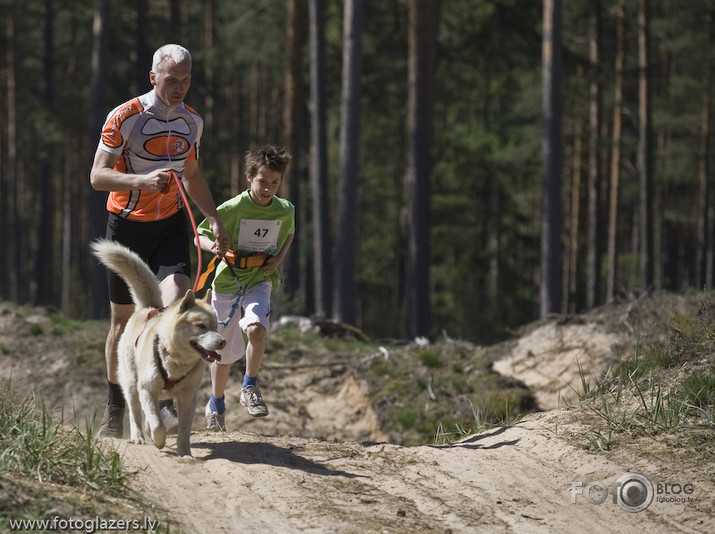 Velo suņi un viņu saimnieki ! :)