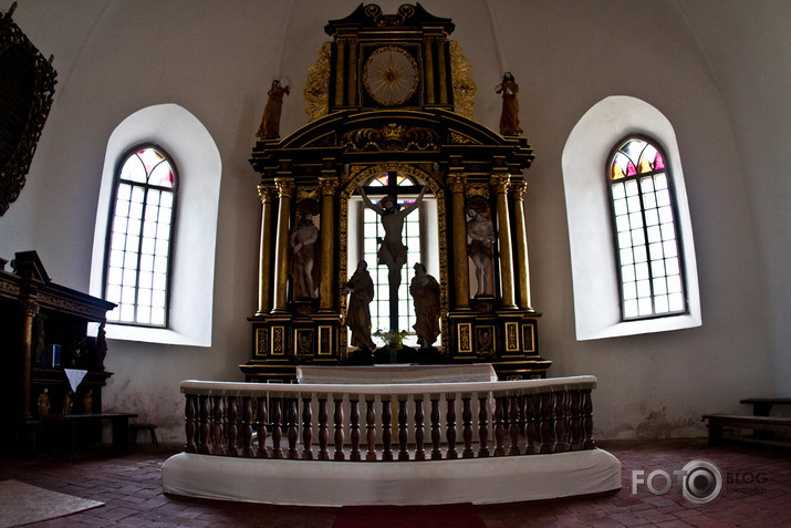 UGĀLES LUTERĀŅU BAZNĪCA.