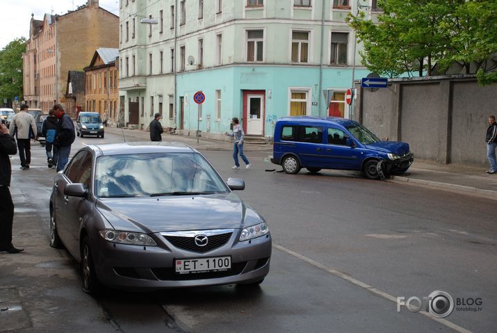 Ja brauc pa Artilērijas ielu, skaties zīmes!!! 