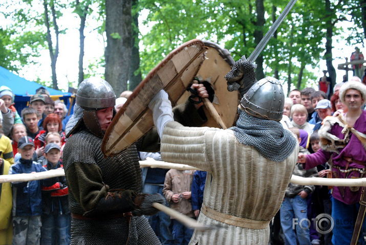 Bruņinieku kaujas pilskalnā