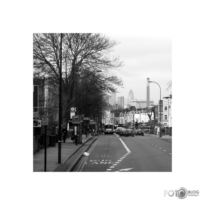 Pa autobusa logu. Londona