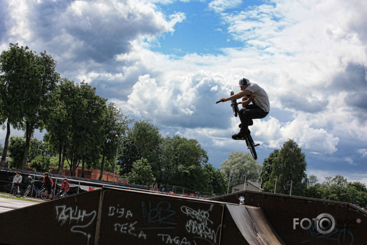 Mazliet no Ogres Sk8parka DZHAM.