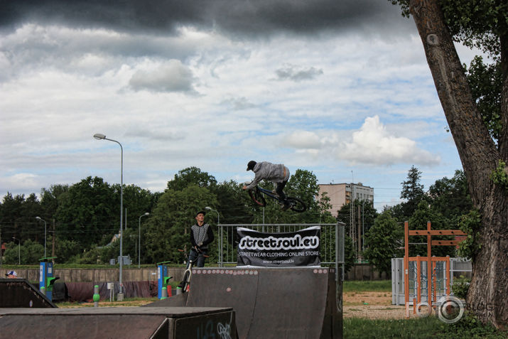 Mazliet no Ogres Sk8parka DZHAM.