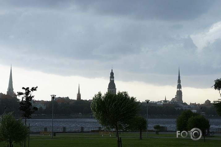 Pirms negaisa (Rīga)