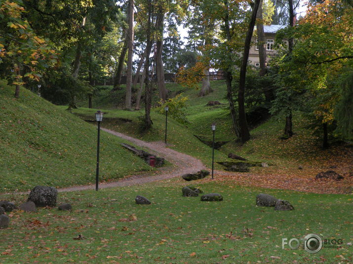 Rudens Cēsu parkā +melnie gulbji...