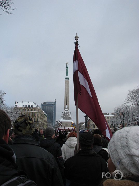 Leģiona piemiņas gājienā