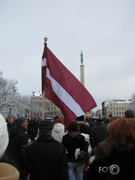 Leģiona piemiņas gājienā