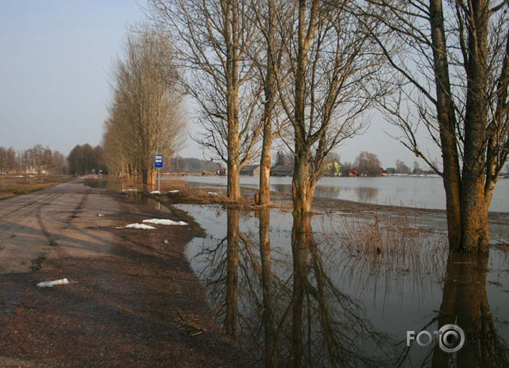 Kad ūdens līmenis strauji pazeminās