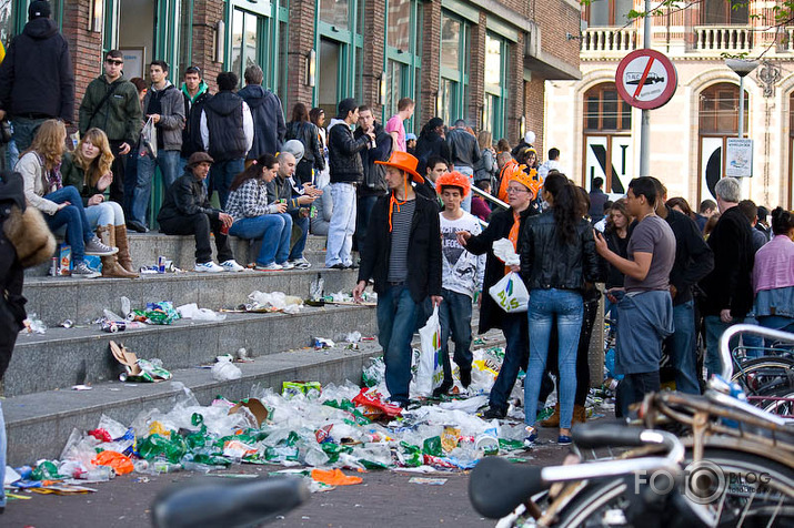 Karalienes dzimšanas dienas ballīte Amsterdamā