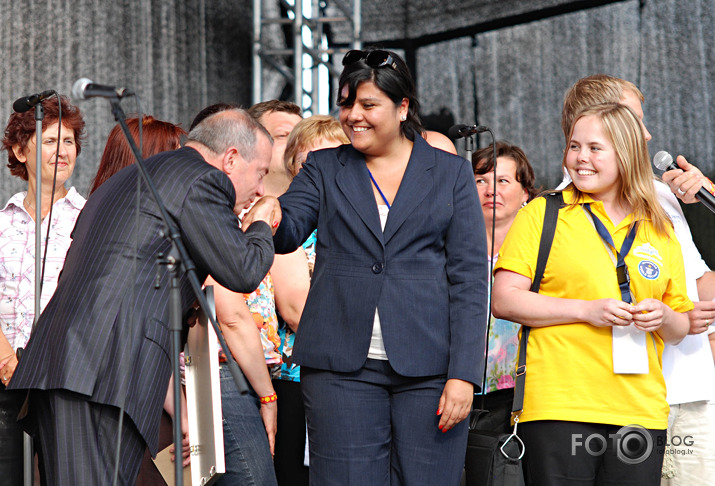 Ginesa rekords-Garākais ziedu paklājs pasaulē,Ventspils 2010,2.daļa