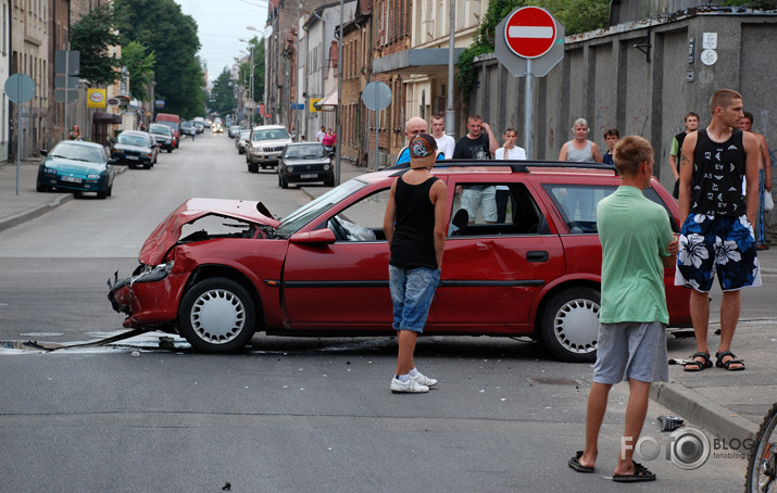 Again Artilērijas/Krāsotāju  CRASH ...