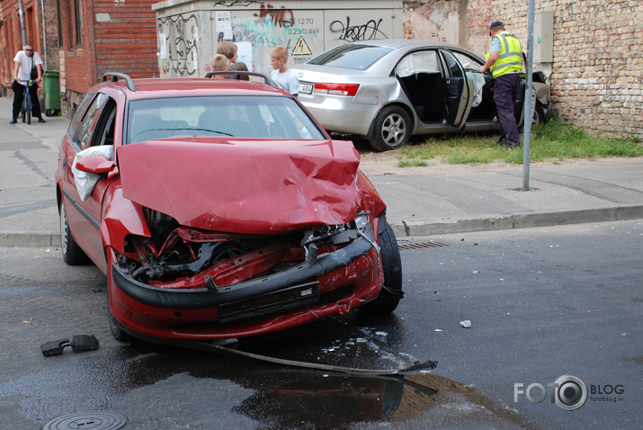 Again Artilērijas/Krāsotāju  CRASH ...