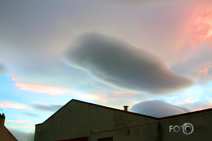 Undulus Asperatus ( Altocumulus lenticularis)??? -  saulei rietot