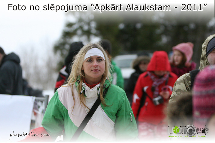 Slēpojums Apkārt Alaukstam