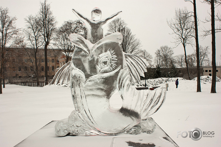 Ledus skulptūru festivāls pirms atvēršanas Jelgavā