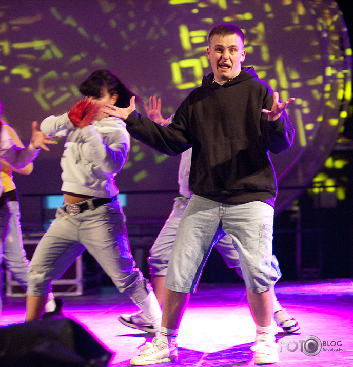 XIII ledus skulptūru festivāls Jelgavā. 12.02. vakars, hip-hop dejotāji pie -10 grādiem...