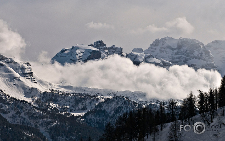 Dolomītu kalnu ainavas