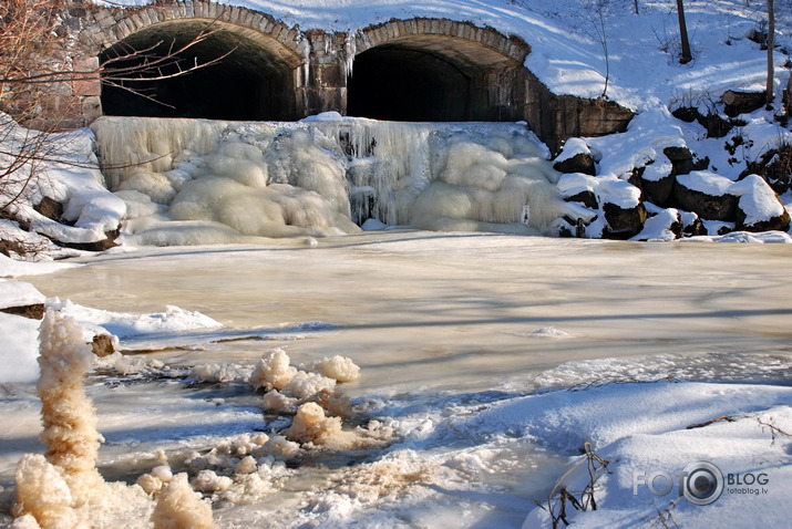 Kazdangas Dzirnezera ūdenskritums.. 28.02.2011. 