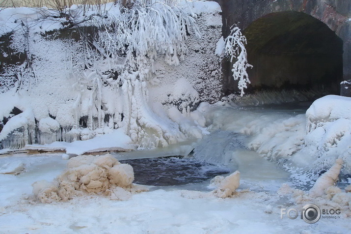 Aizputes dzirnavu dīķa ūdenskritums.. 28.02.2011.