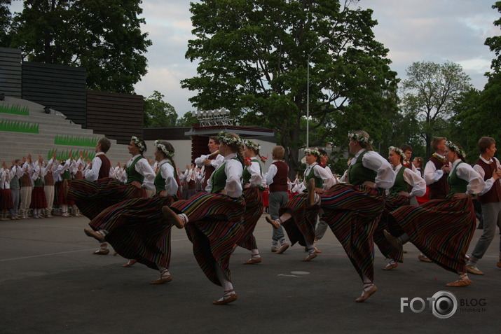 Latvju bērni danci veda 2011.