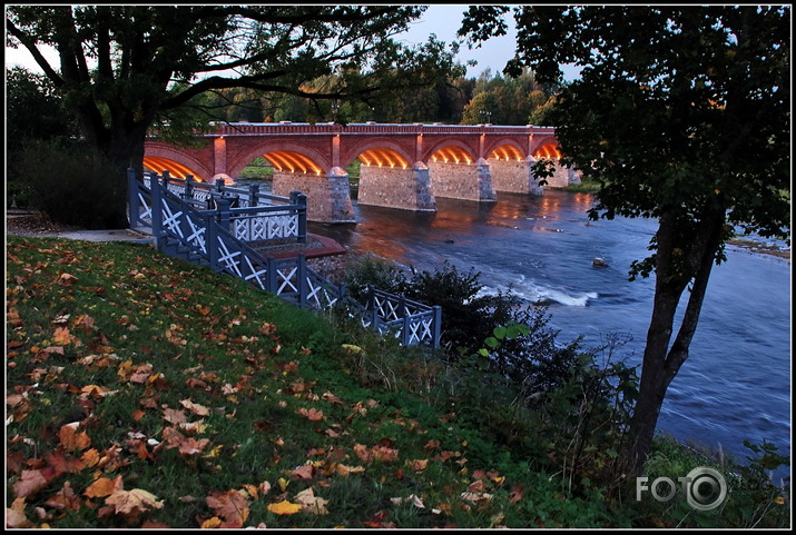 Senais ķieģeļu tilts...