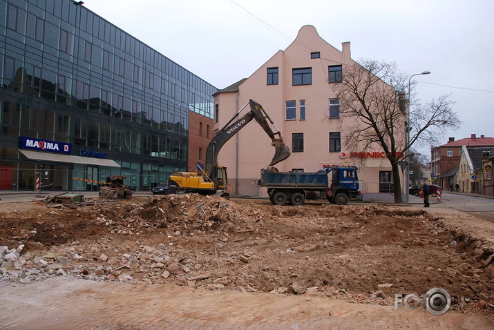 Ko parasti dara..., kad kaut kas kļūst lieks un vēl traucē....???