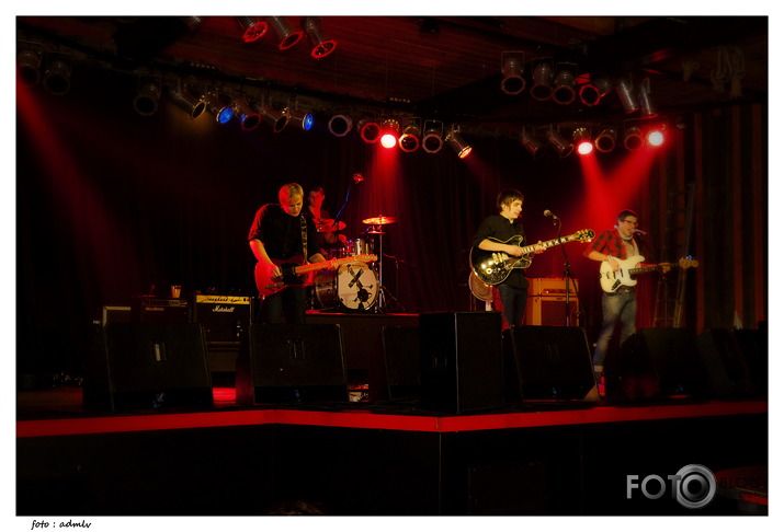 COLOURS OF BUBBLES @ FONTAINE 16.12.2011  part I