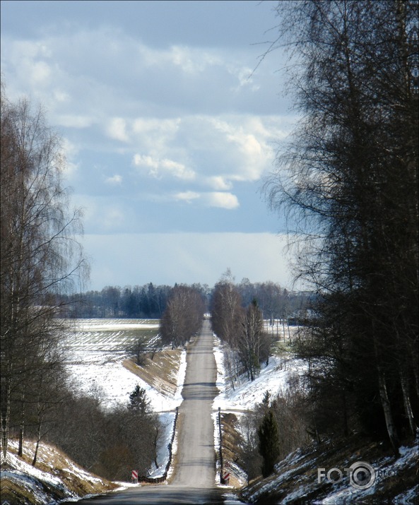 Skats no ceļa augstākā punkta.