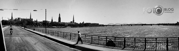 PONTONA TILTS RĪGĀ,1977 gadā