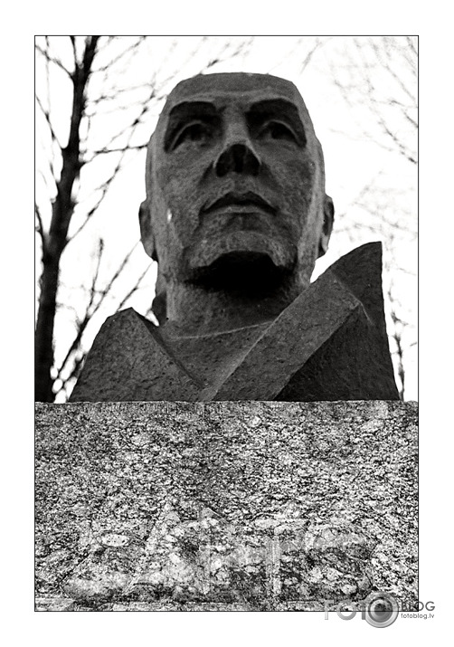 Seši Jāņi un Vladimirs.